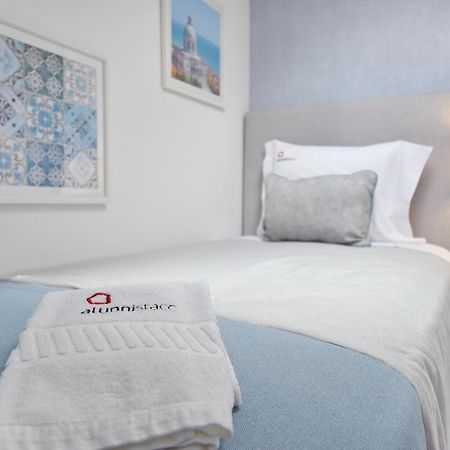 Alunni Stacc Guesthouse Lisboa Extérieur photo