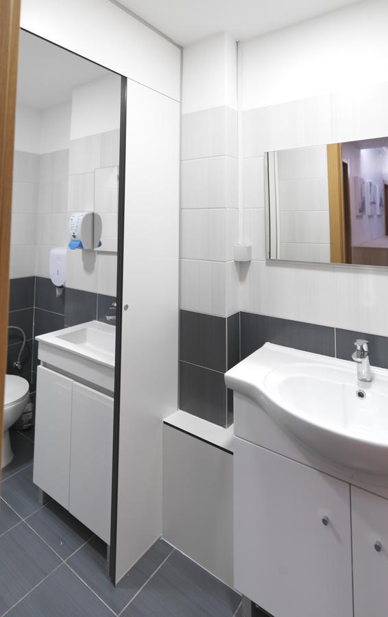 Alunni Stacc Guesthouse Lisboa Extérieur photo